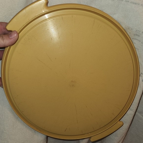 Vintage style Tupperware cake taker - Picture 7 of 7